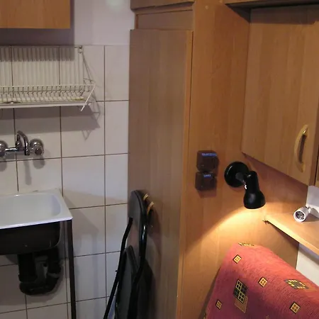 Gasthuis A-klimatyzacja Kawalerka Mala Halczyna 9 Do Centrum 6 Przystankow